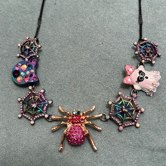 BETSEY Johnson Multi Color Crystal Halloween Necklace NWT - Picture 5 of 7